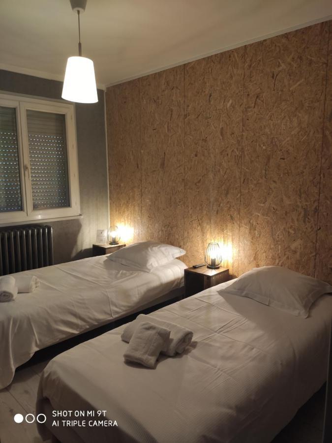 Bar Hotel Du Centre Montrevel-en-Bresse Eksteriør bilde